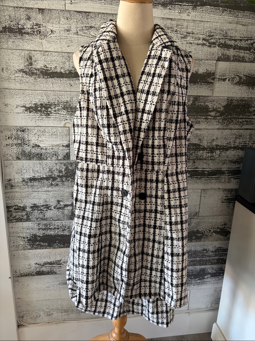 SHEIN NWOT Black & White Plaid Sleeveless Long Vest with matching skirt